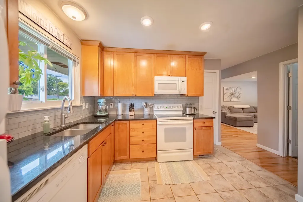 14638 Ellen Drive Livonia City MI 48154