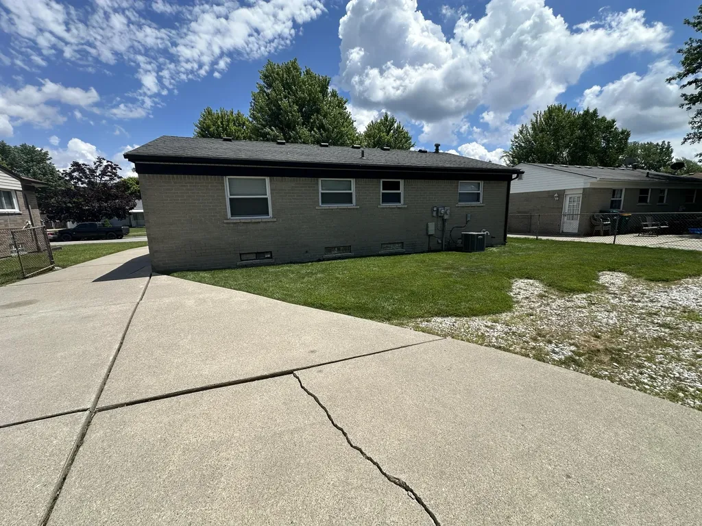 9856 Van Buren Street Van Buren Charter Township MI 48111