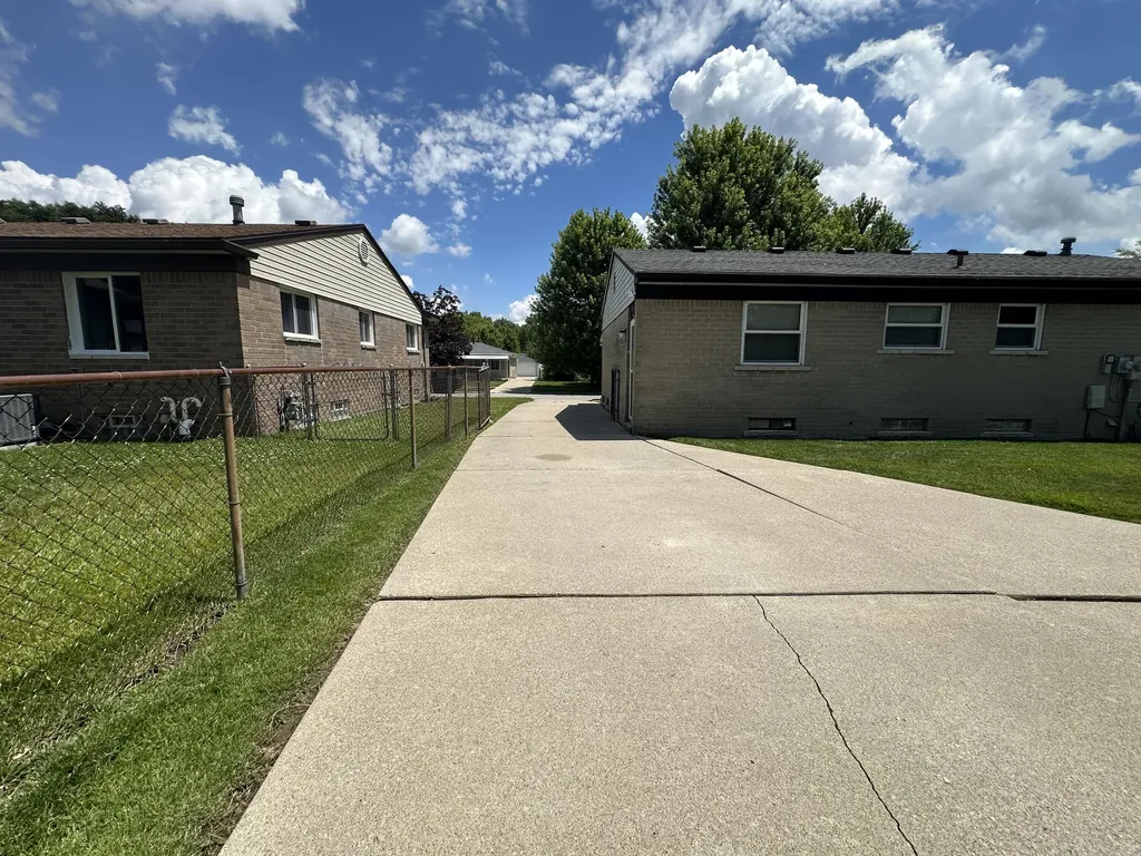 9856 Van Buren Street Van Buren Charter Township MI 48111