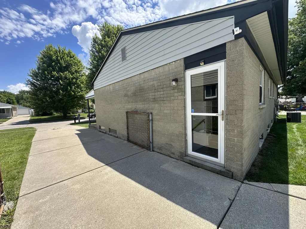 9856 Van Buren Street Van Buren Charter Township MI 48111