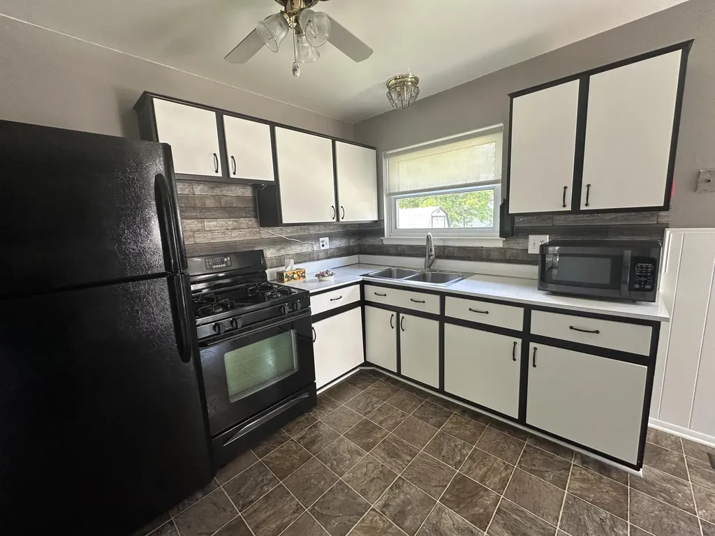9856 Van Buren Street Van Buren Charter Township MI 48111