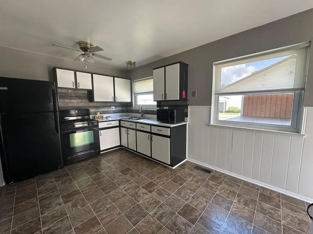 9856 Van Buren Street Van Buren Charter Township MI 48111