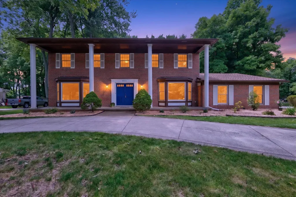 8441 Sarah Lane Grosse Ile Township MI 48138