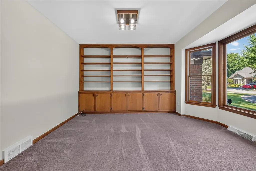 8441 Sarah Lane Grosse Ile Township MI 48138