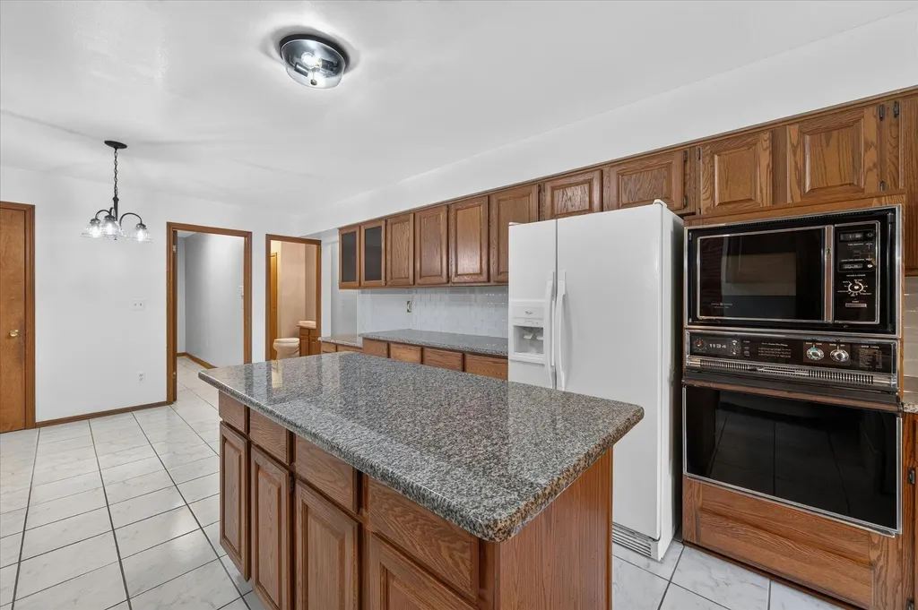 8441 Sarah Lane Grosse Ile Township MI 48138