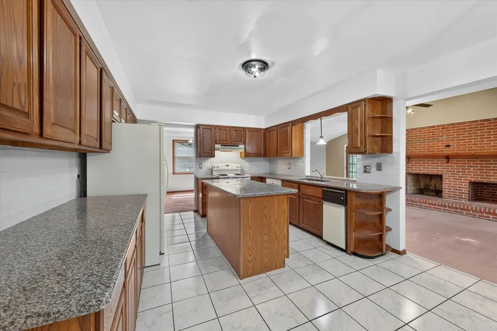 8441 Sarah Lane Grosse Ile Township MI 48138