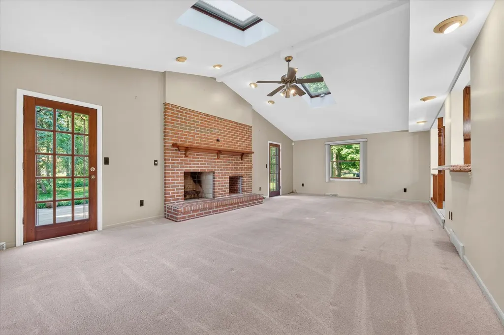 8441 Sarah Lane Grosse Ile Township MI 48138