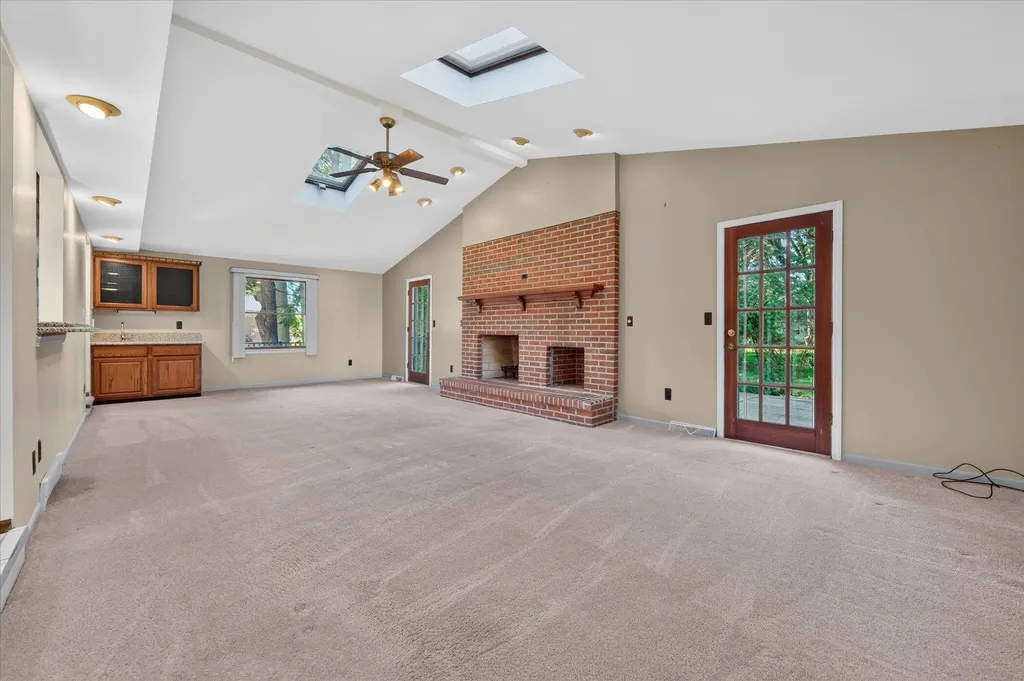 8441 Sarah Lane Grosse Ile Township MI 48138