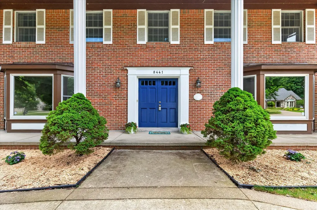 8441 Sarah Lane Grosse Ile Township MI 48138