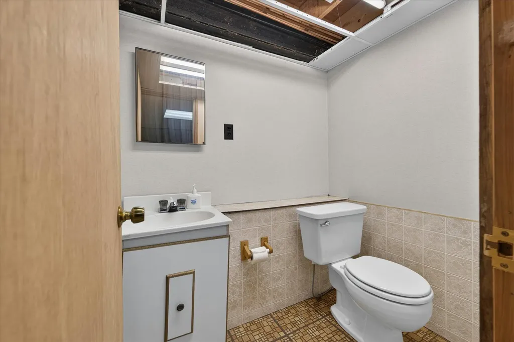 8441 Sarah Lane Grosse Ile Township MI 48138