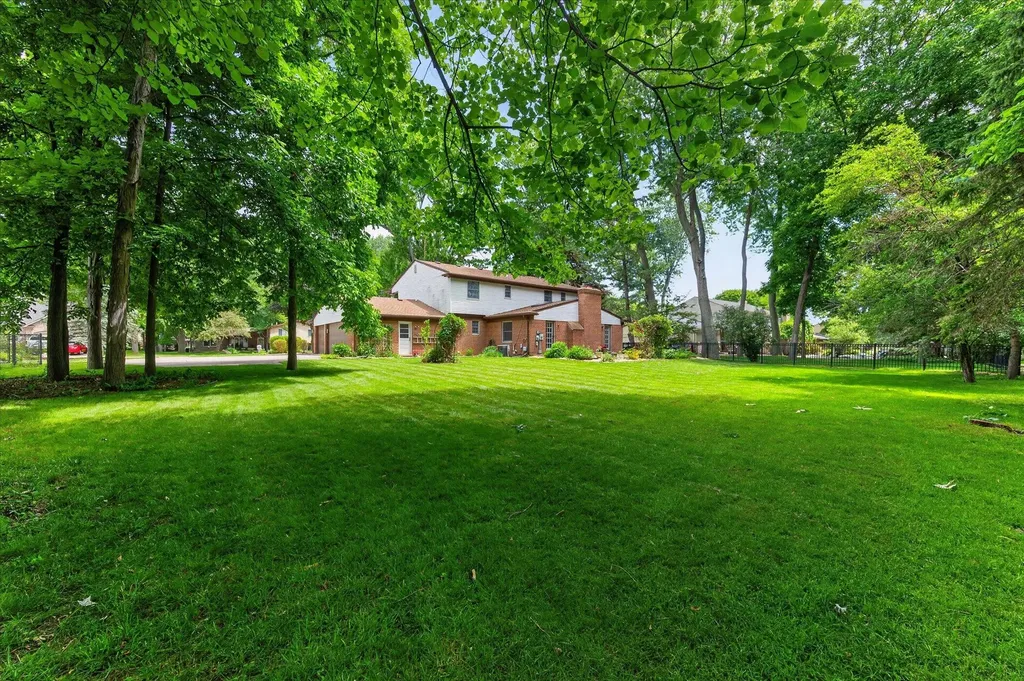 8441 Sarah Lane Grosse Ile Township MI 48138
