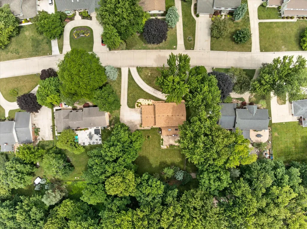 8441 Sarah Lane Grosse Ile Township MI 48138