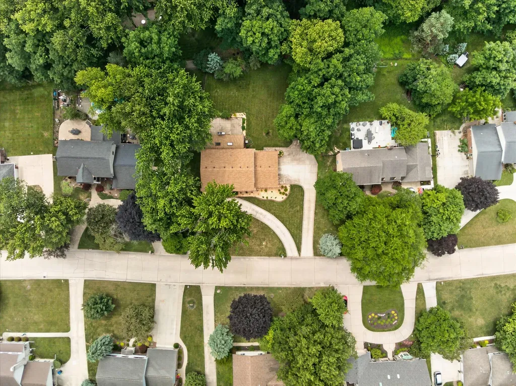 8441 Sarah Lane Grosse Ile Township MI 48138