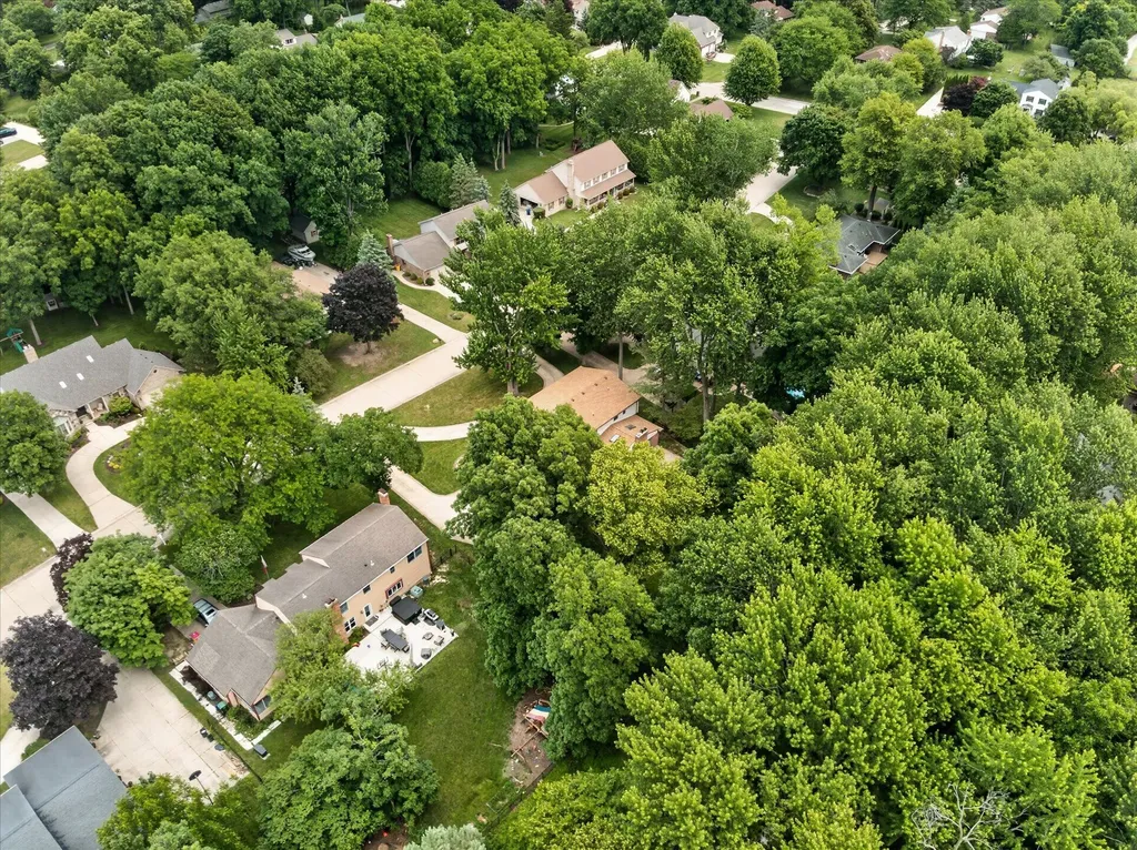 8441 Sarah Lane Grosse Ile Township MI 48138