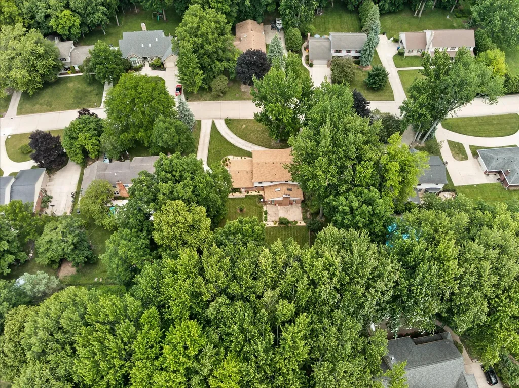 8441 Sarah Lane Grosse Ile Township MI 48138