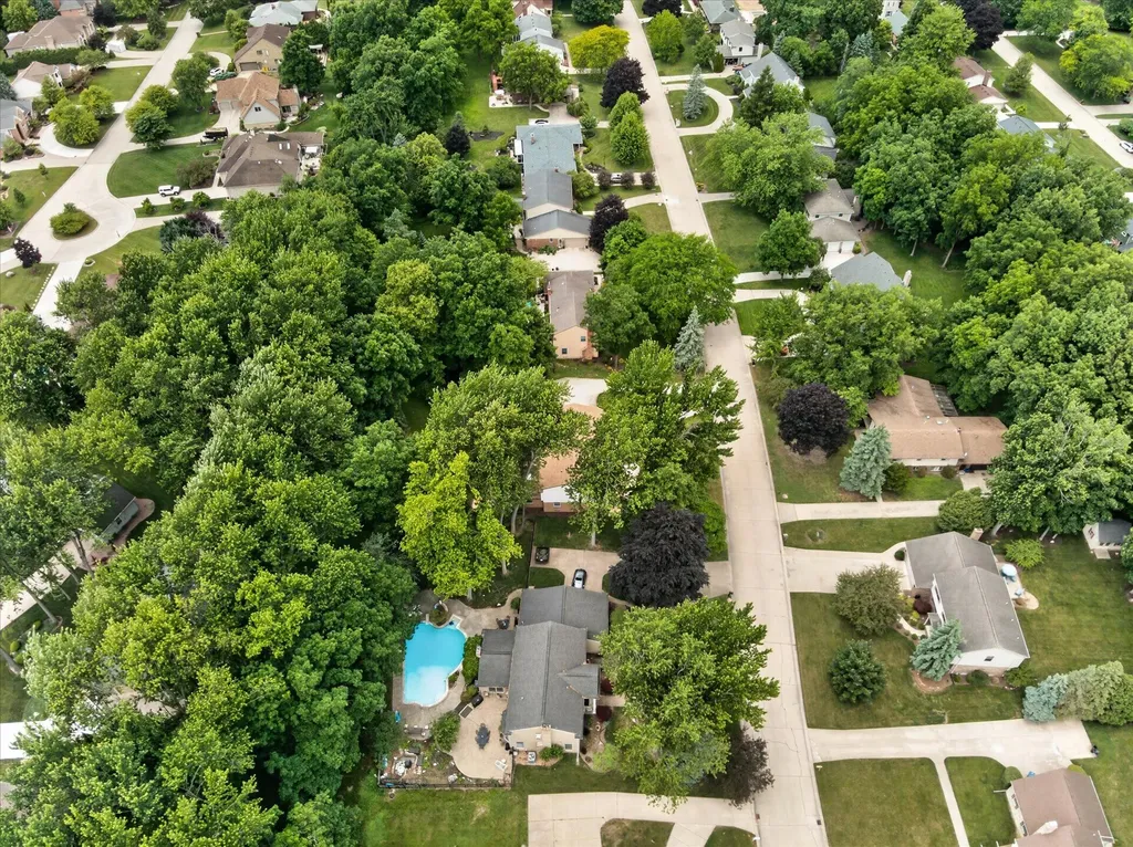 8441 Sarah Lane Grosse Ile Township MI 48138