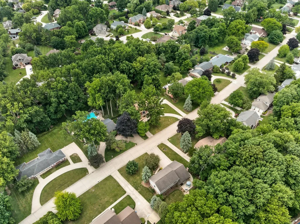 8441 Sarah Lane Grosse Ile Township MI 48138