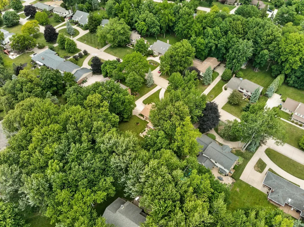 8441 Sarah Lane Grosse Ile Township MI 48138