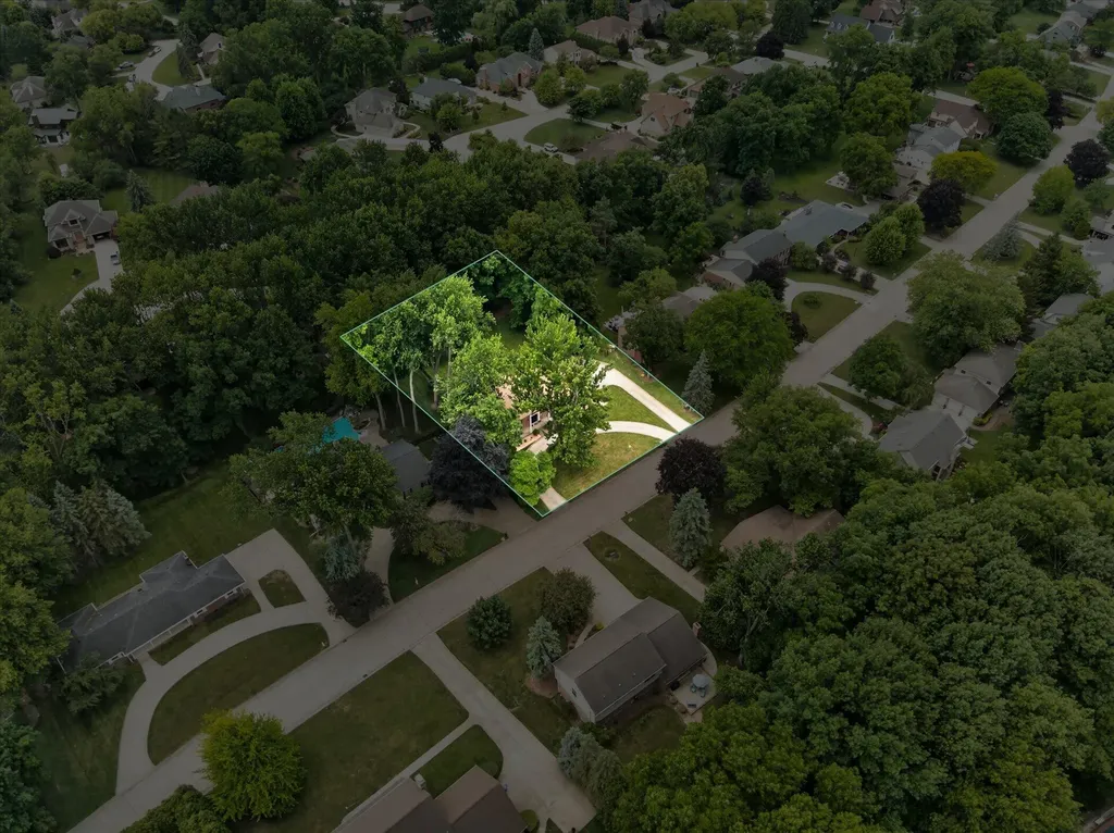 8441 Sarah Lane Grosse Ile Township MI 48138