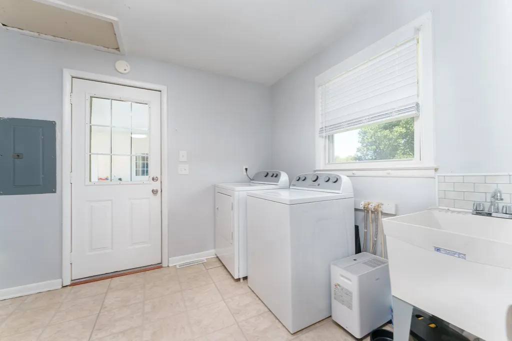 405 Washington Street Dundee Village MI 48131