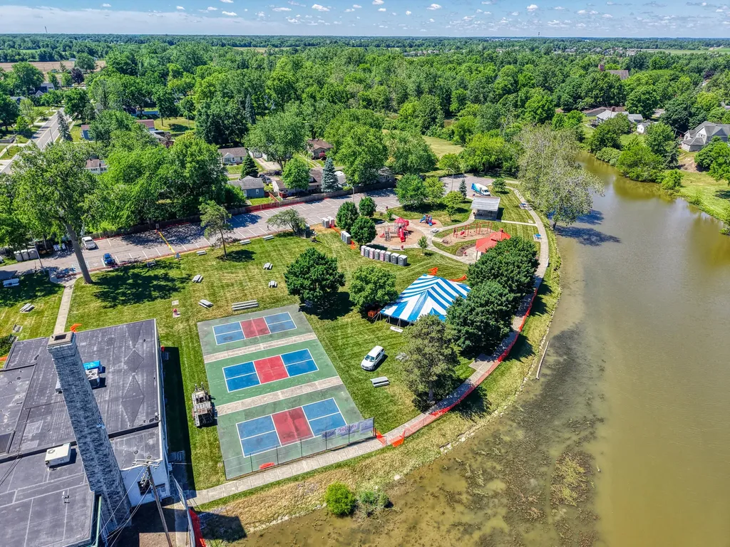 405 Washington Street Dundee Village MI 48131