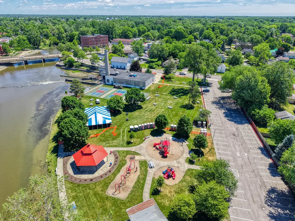 405 Washington Street Dundee Village MI 48131