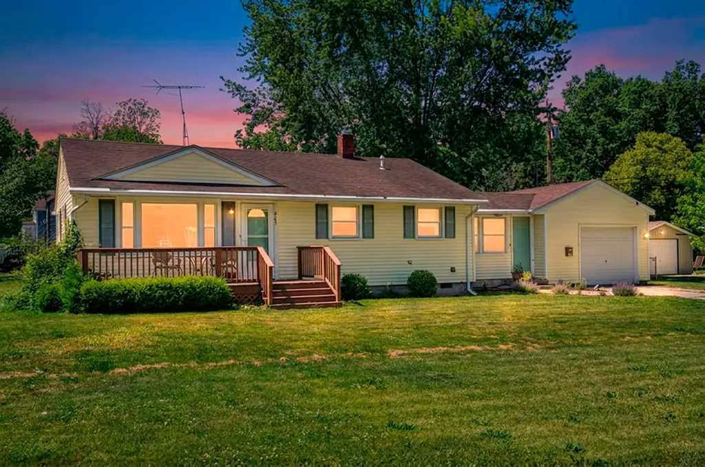 405 Washington Street Dundee Village MI 48131