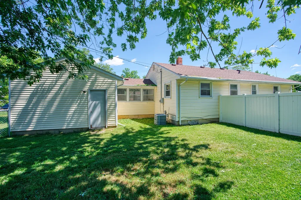 405 Washington Street Dundee Village MI 48131
