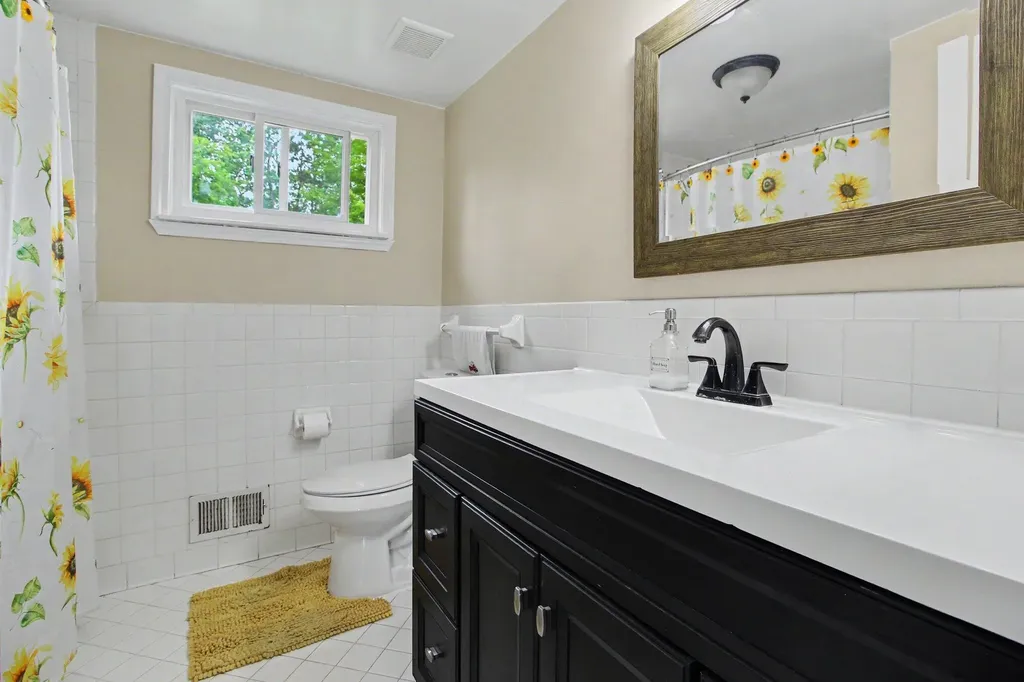 25286 Castlewood Drive Woodhaven City MI 48183