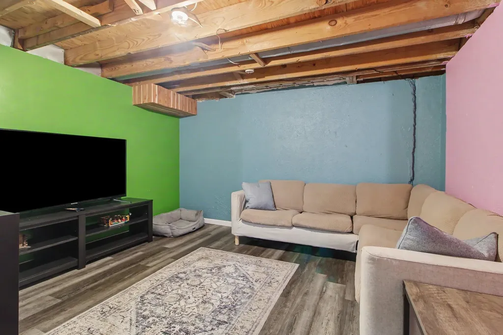 25286 Castlewood Drive Woodhaven City MI 48183