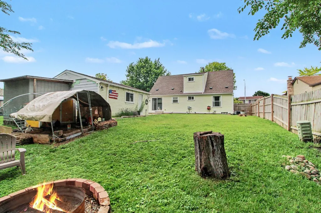 25286 Castlewood Drive Woodhaven City MI 48183