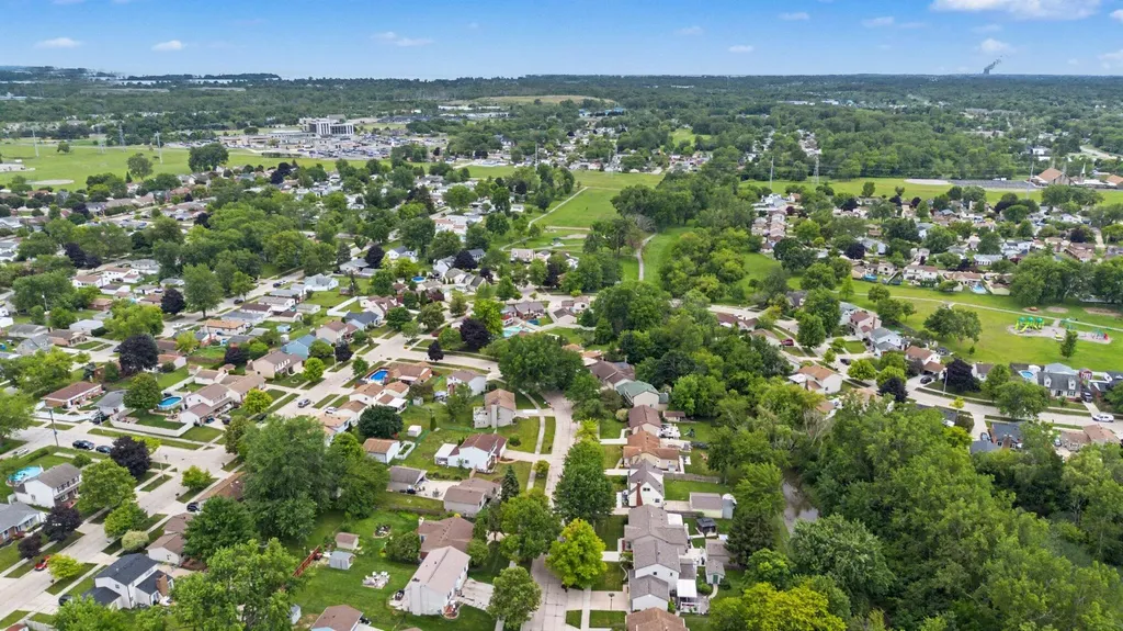 25286 Castlewood Drive Woodhaven City MI 48183