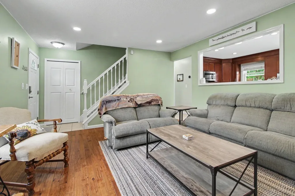 25286 Castlewood Drive Woodhaven City MI 48183