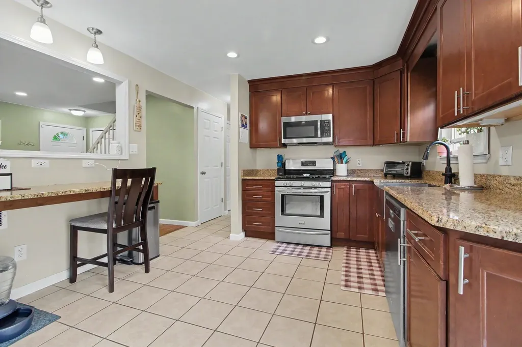 25286 Castlewood Drive Woodhaven City MI 48183