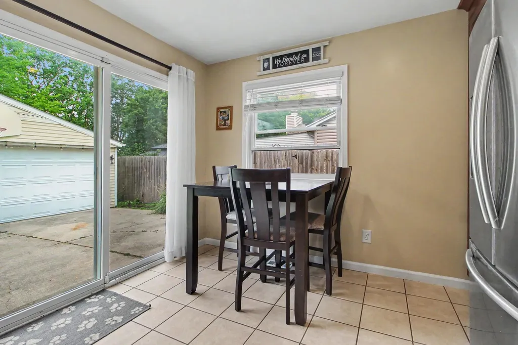 25286 Castlewood Drive Woodhaven City MI 48183