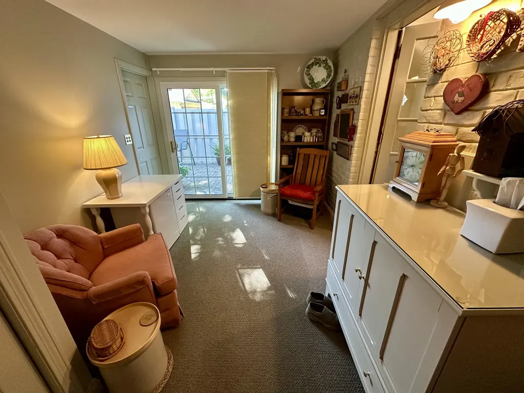 1953 Oxford Road Grosse Pointe Woods City MI 48236