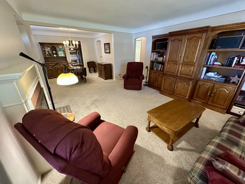 1953 Oxford Road Grosse Pointe Woods City MI 48236