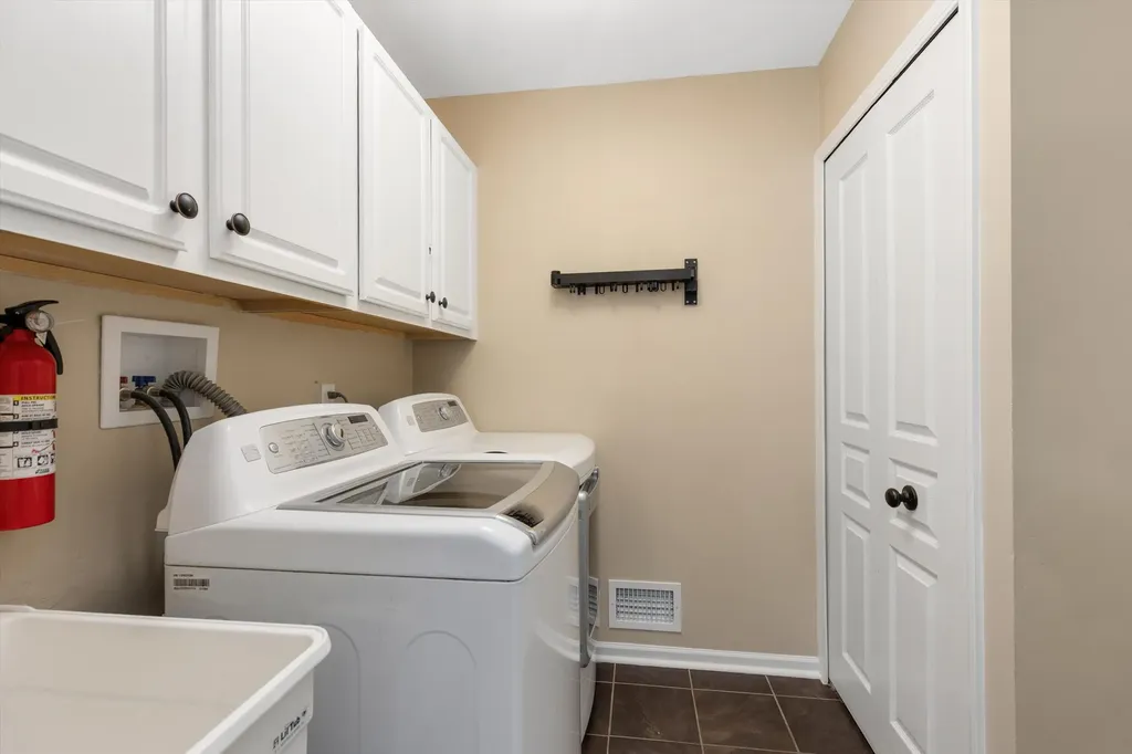 9655 Endicott Lane Ypsilanti Charter Township MI 48197