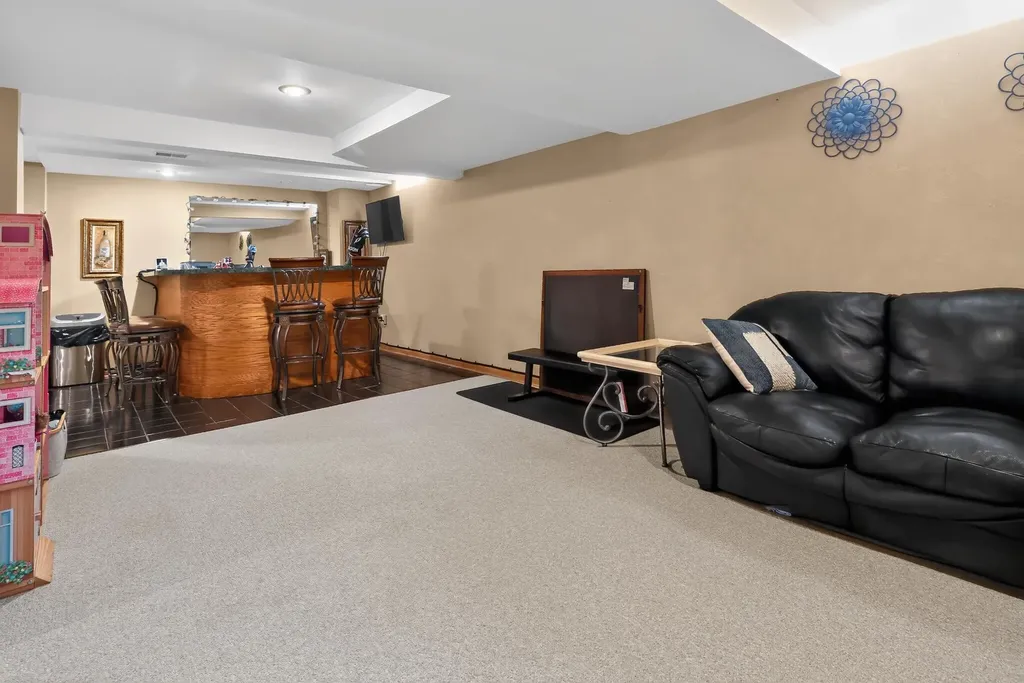 18175 Queensbury Drive Livonia City MI 48152