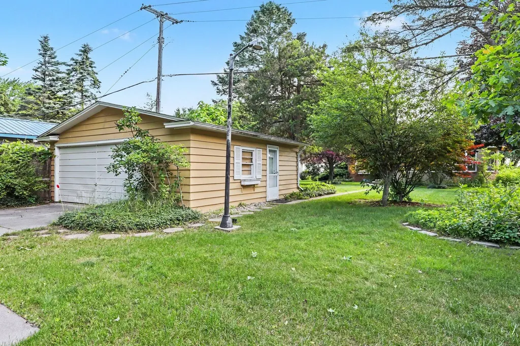 6458 Lakeshore Road Burtchville Township MI 48059