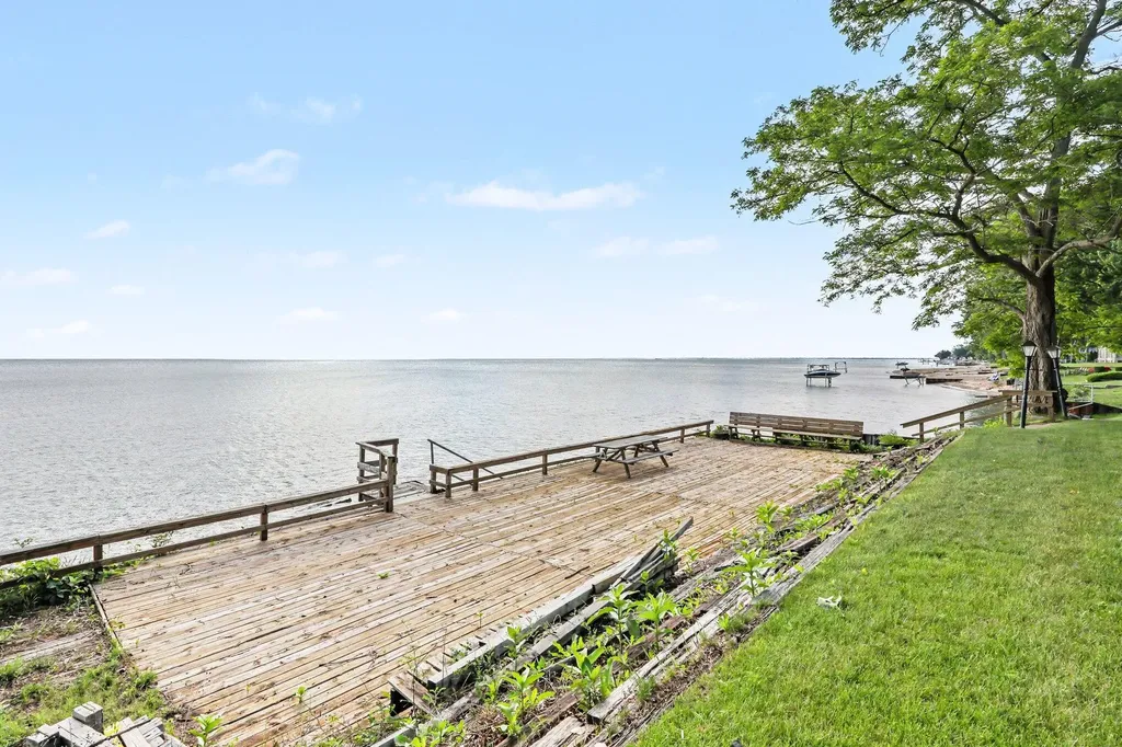 6458 Lakeshore Road Burtchville Township MI 48059