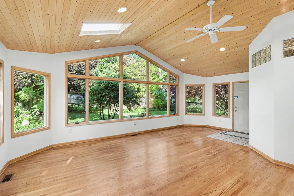 6458 Lakeshore Road Burtchville Township MI 48059