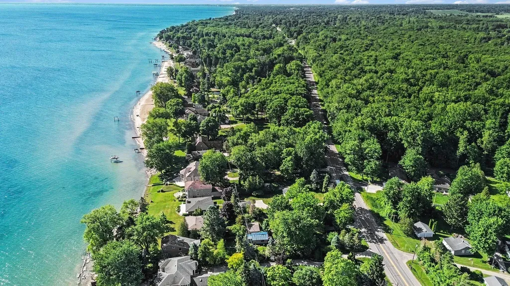 6458 Lakeshore Road Burtchville Township MI 48059