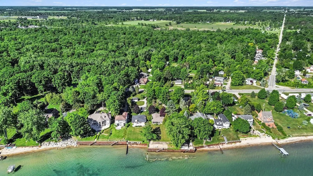 6458 Lakeshore Road Burtchville Township MI 48059