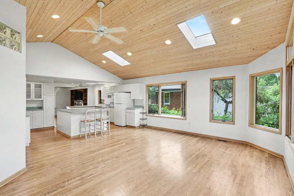 6458 Lakeshore Road Burtchville Township MI 48059