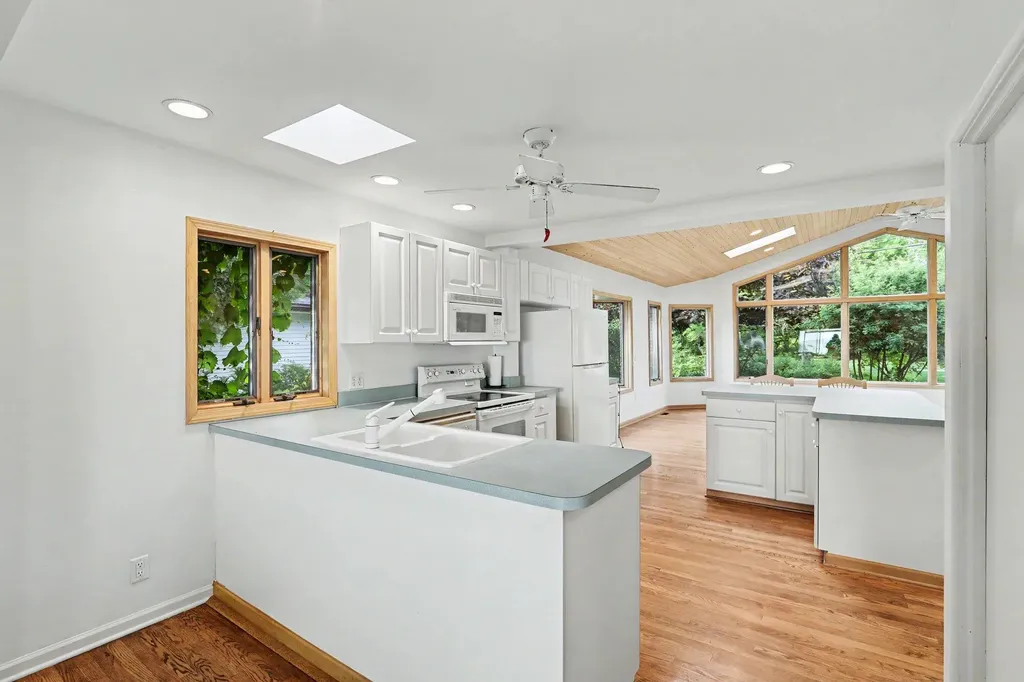 6458 Lakeshore Road Burtchville Township MI 48059