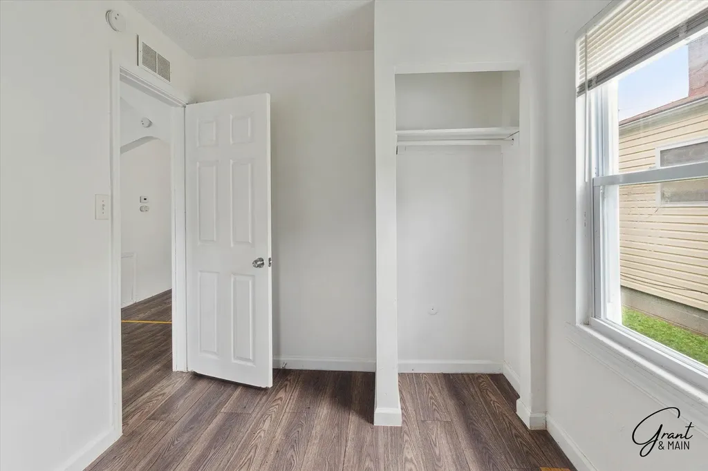 8440 Orchard Avenue Warren City MI 48089