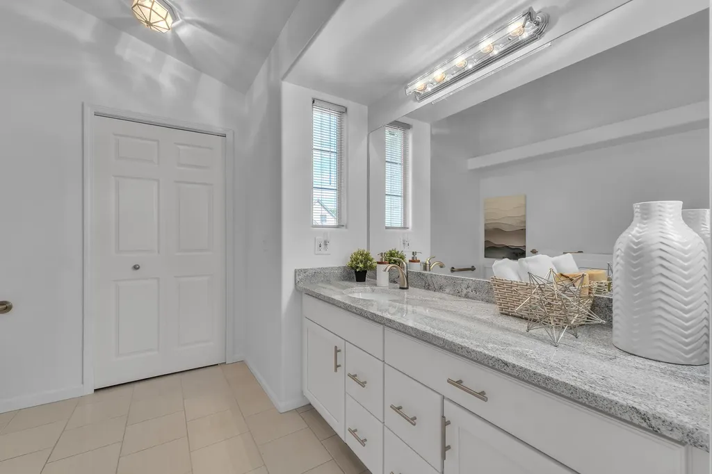 4251 Boulder Pond Drive Pittsfield Charter Township MI 48108