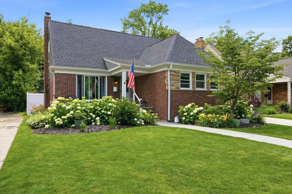1921 Earlmont Road Berkley City MI 48072