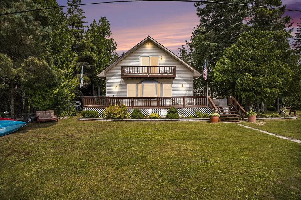 1445 Us-2 St. Ignace City MI 49781